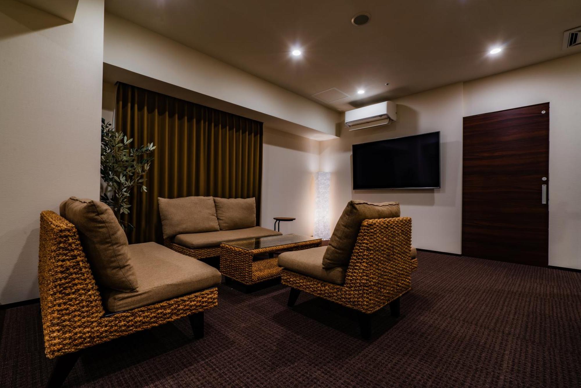 Randor Hotel Sapporo Suites Szoba fotó A room at the Kyoto International Manga Museum