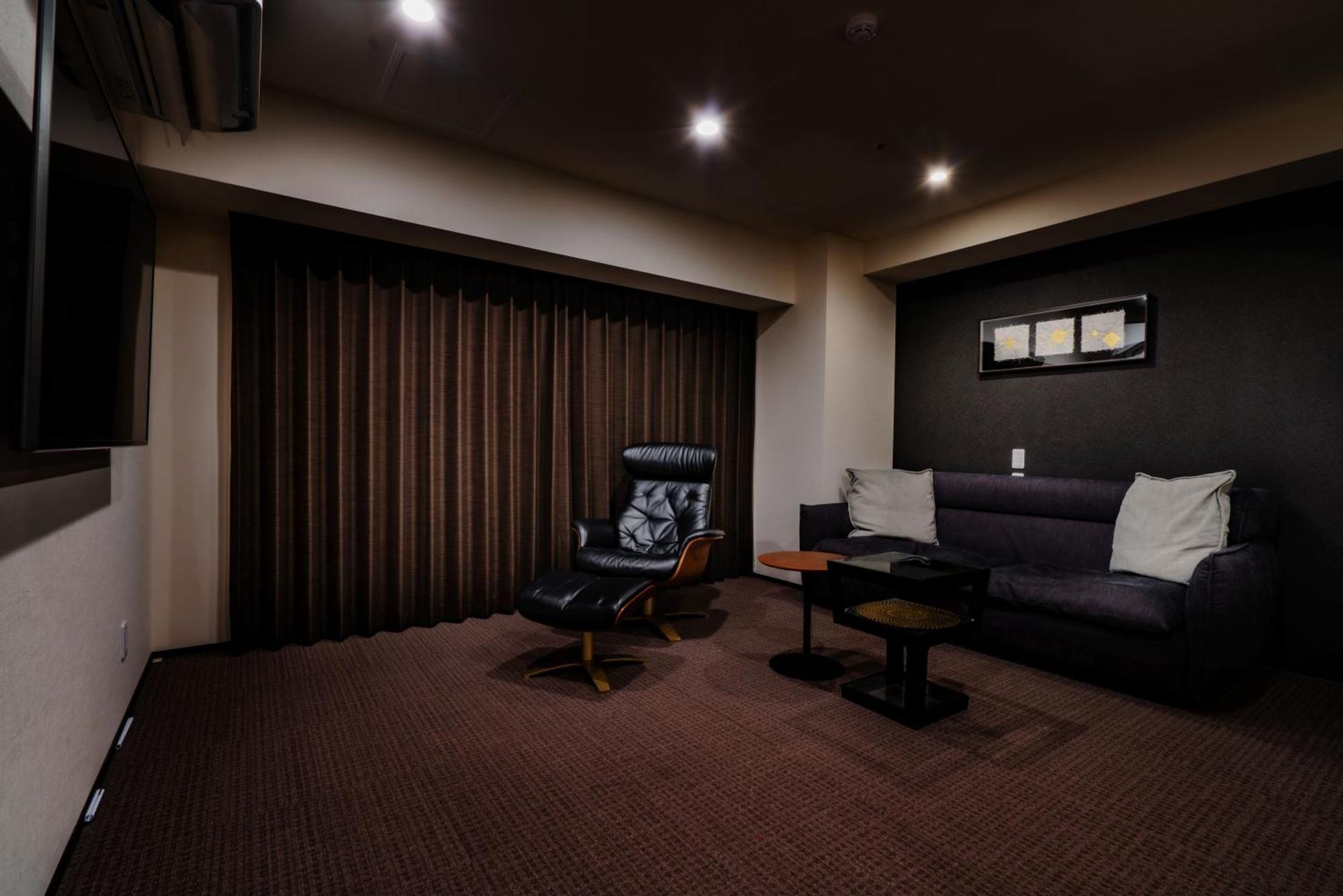 Randor Hotel Sapporo Suites Szoba fotó A private room at a club