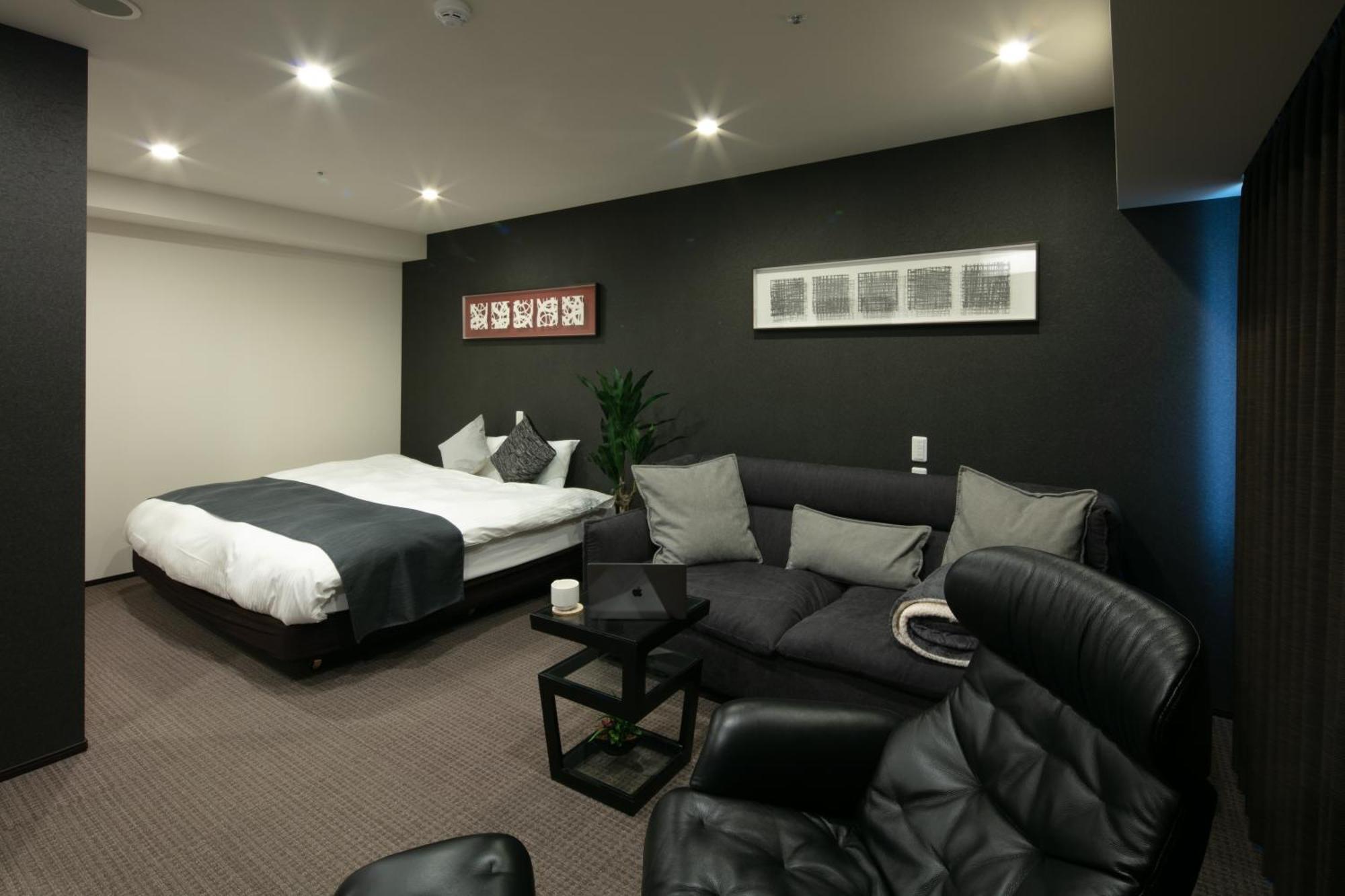 Randor Hotel Sapporo Suites Szoba fotó A room at a love hotel in Tokyo